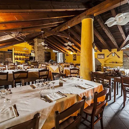 Готель Cretaz 3*