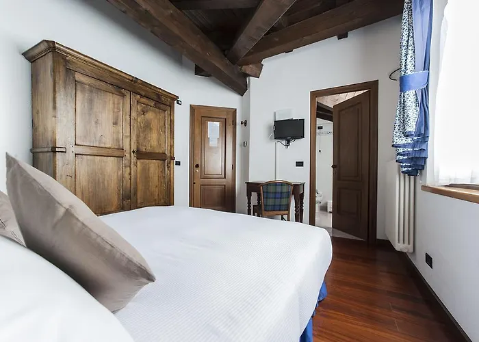 Готель Cretaz 3*